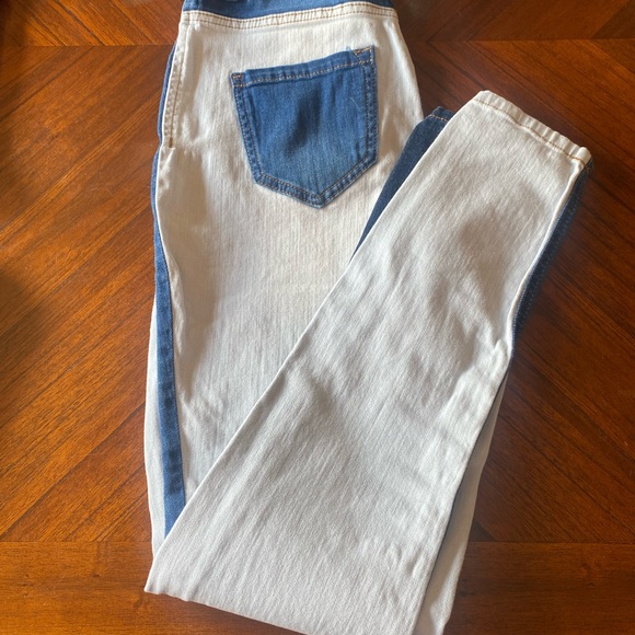 Jeans - Picture 2 of 4